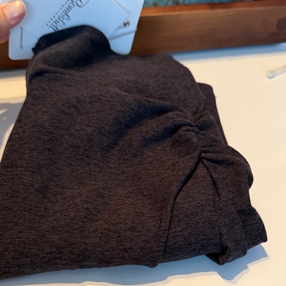 Bombshell Movement Leggings XS - Picture 2 of 2